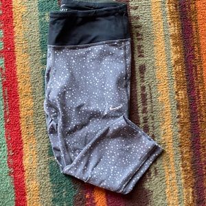 Nike capris size medium